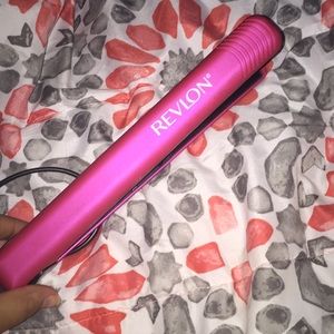 Number 1 revelon hair straightener